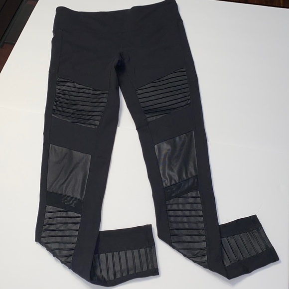 ALO High Waist Moto Legging - Picture 3 of 12
